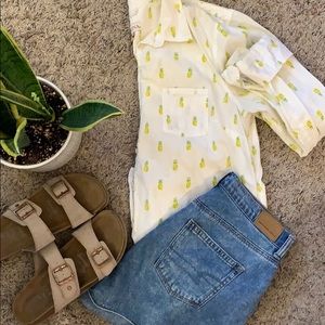Pineapple collared button up 🍍